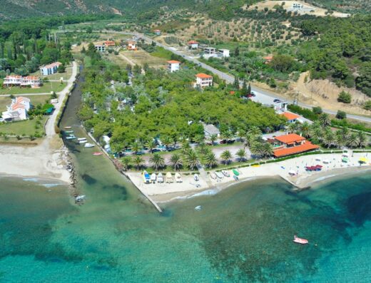 Tripotamos beach