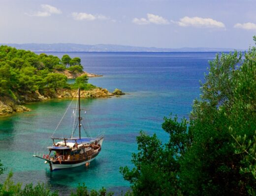 Blue lagoon cruise in Sithonia | Diaporos Boat trip