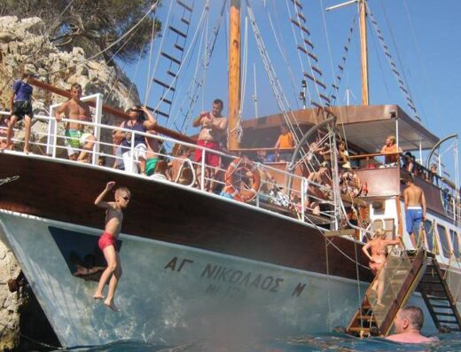 Boat cruise around Toroneos Gulf from Kassandra