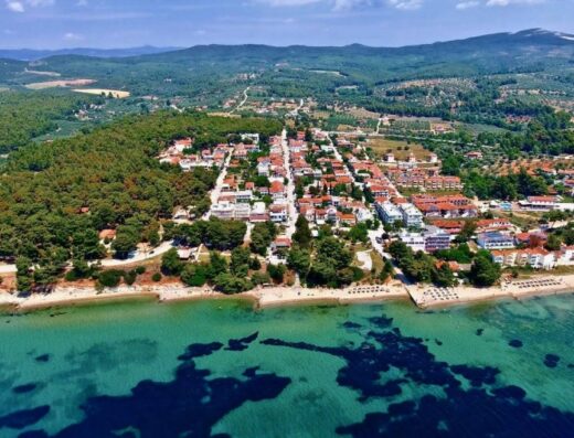 Metamorfosi village